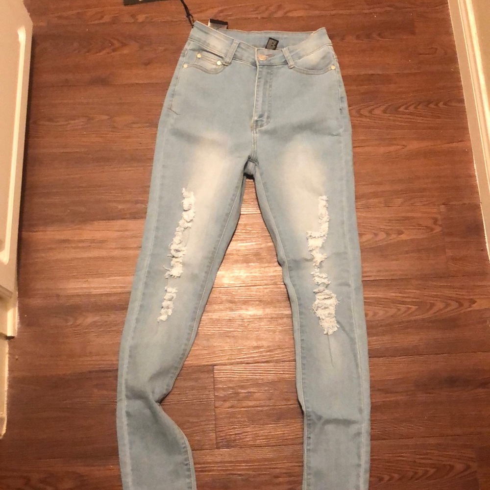 Destroyed skinny jeans